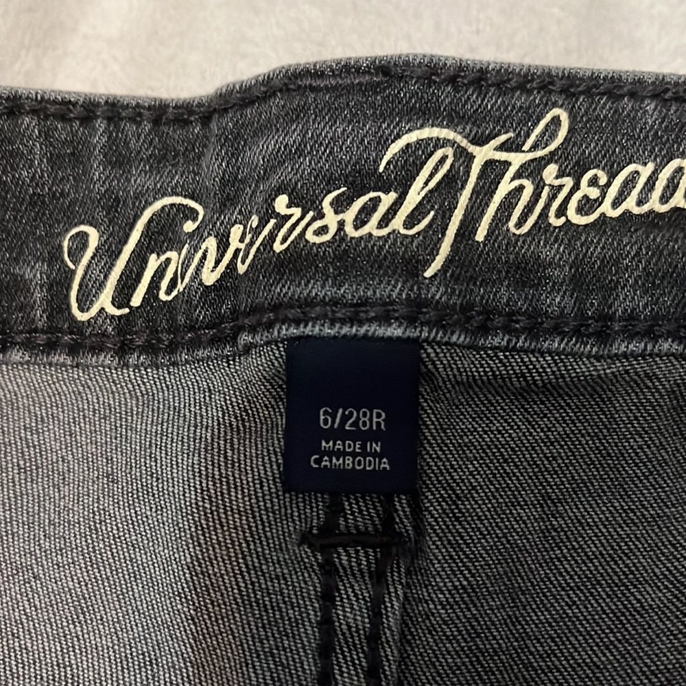Universal Thread Jeans - Picture 4 of 7